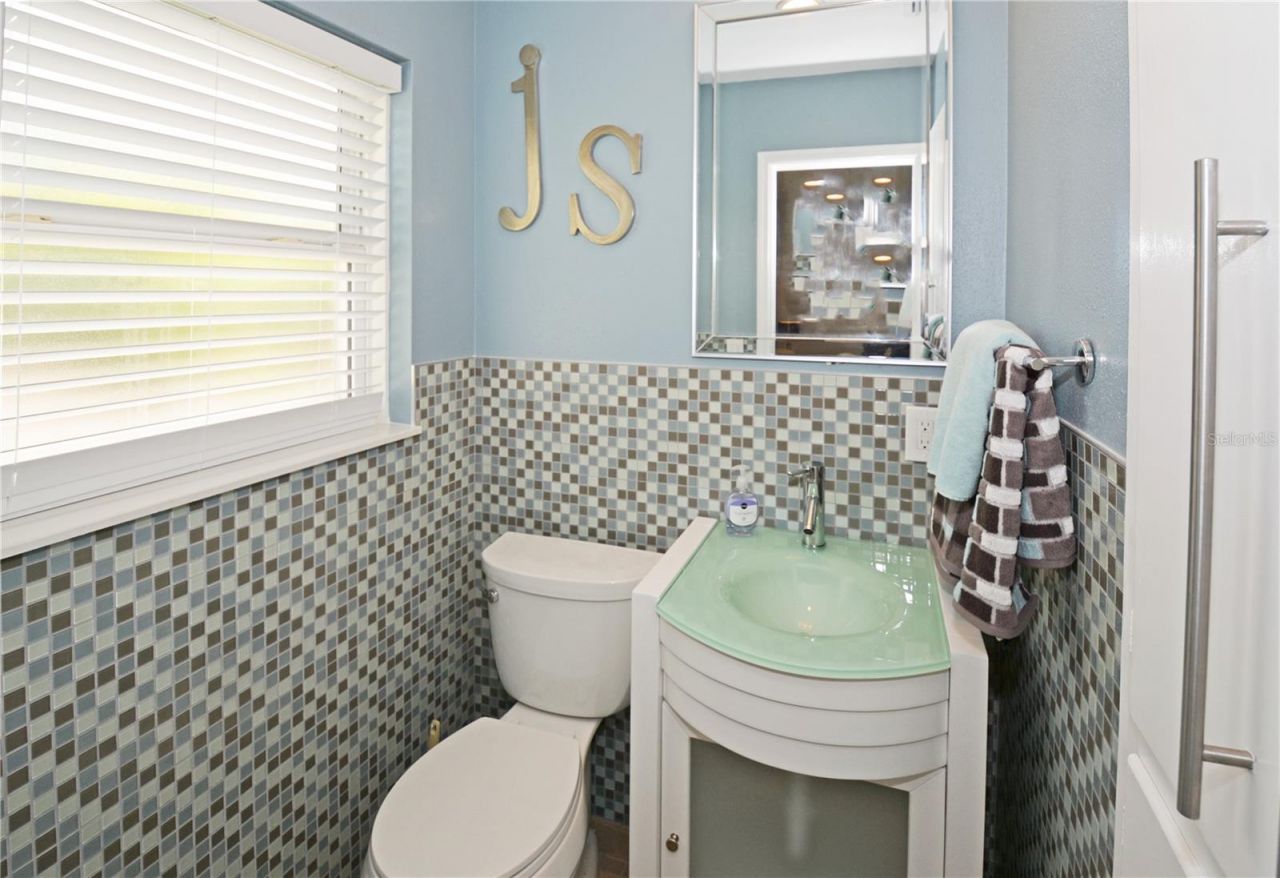 7020 Mango Avenue S, Saint Petersburg, FL 33707 Photo