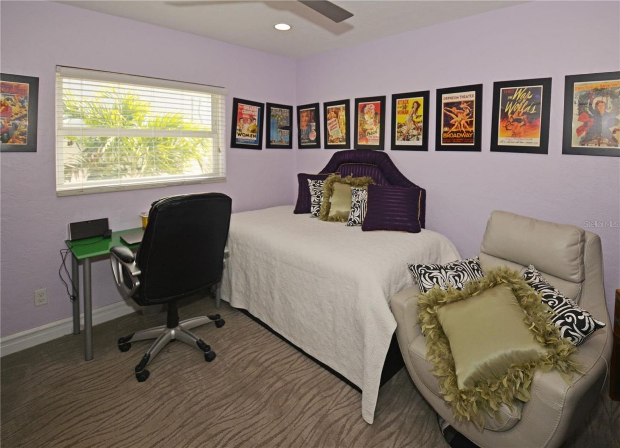 7020 Mango Avenue S, Saint Petersburg, FL 33707 Photo