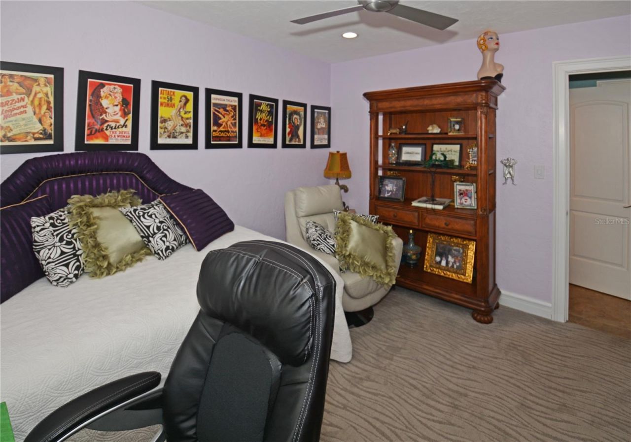7020 Mango Avenue S, Saint Petersburg, FL 33707 Photo