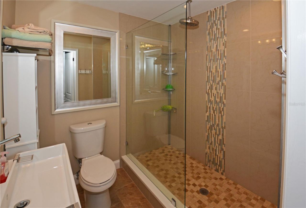 7020 Mango Avenue S, Saint Petersburg, FL 33707 Photo