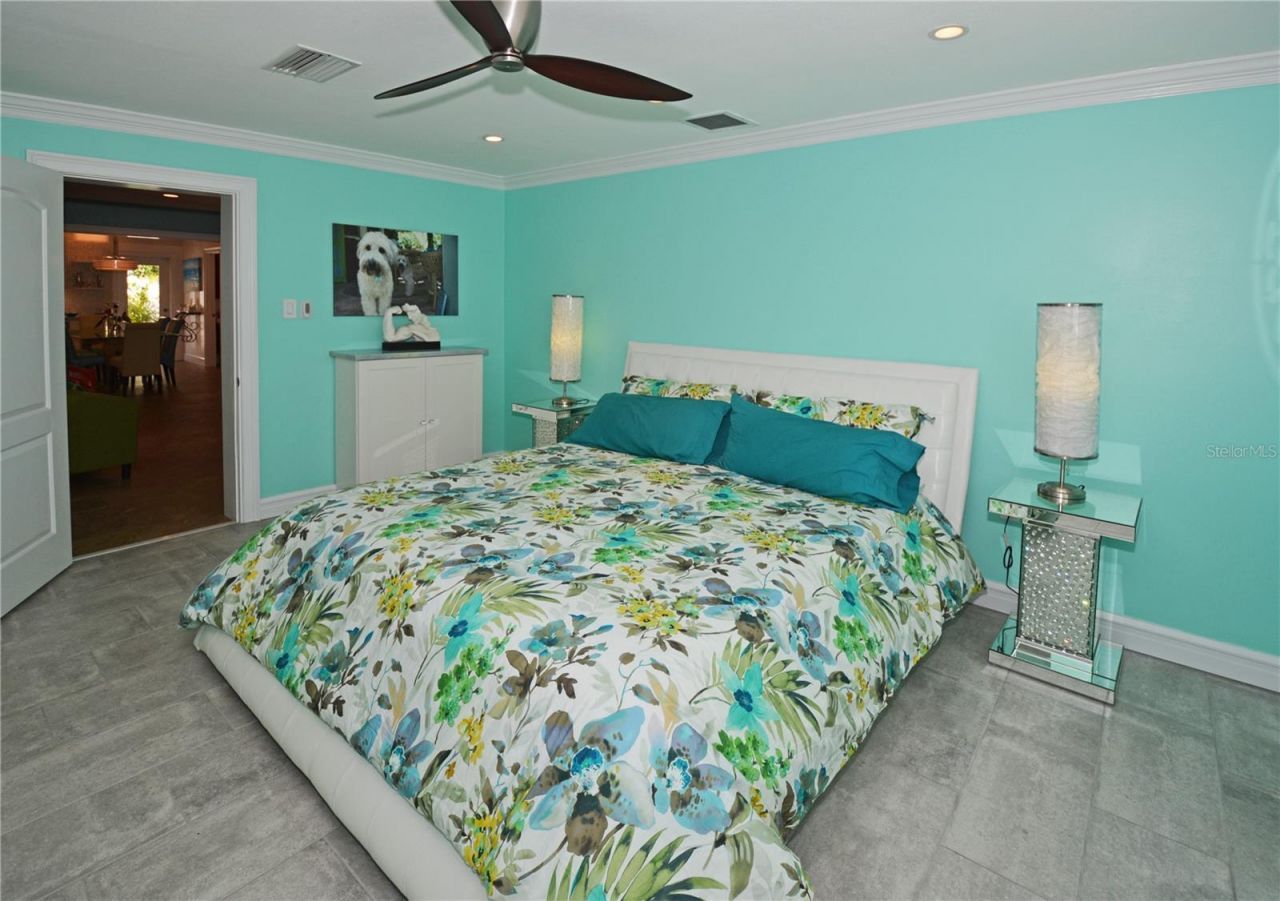 7020 Mango Avenue S, Saint Petersburg, FL 33707 Photo