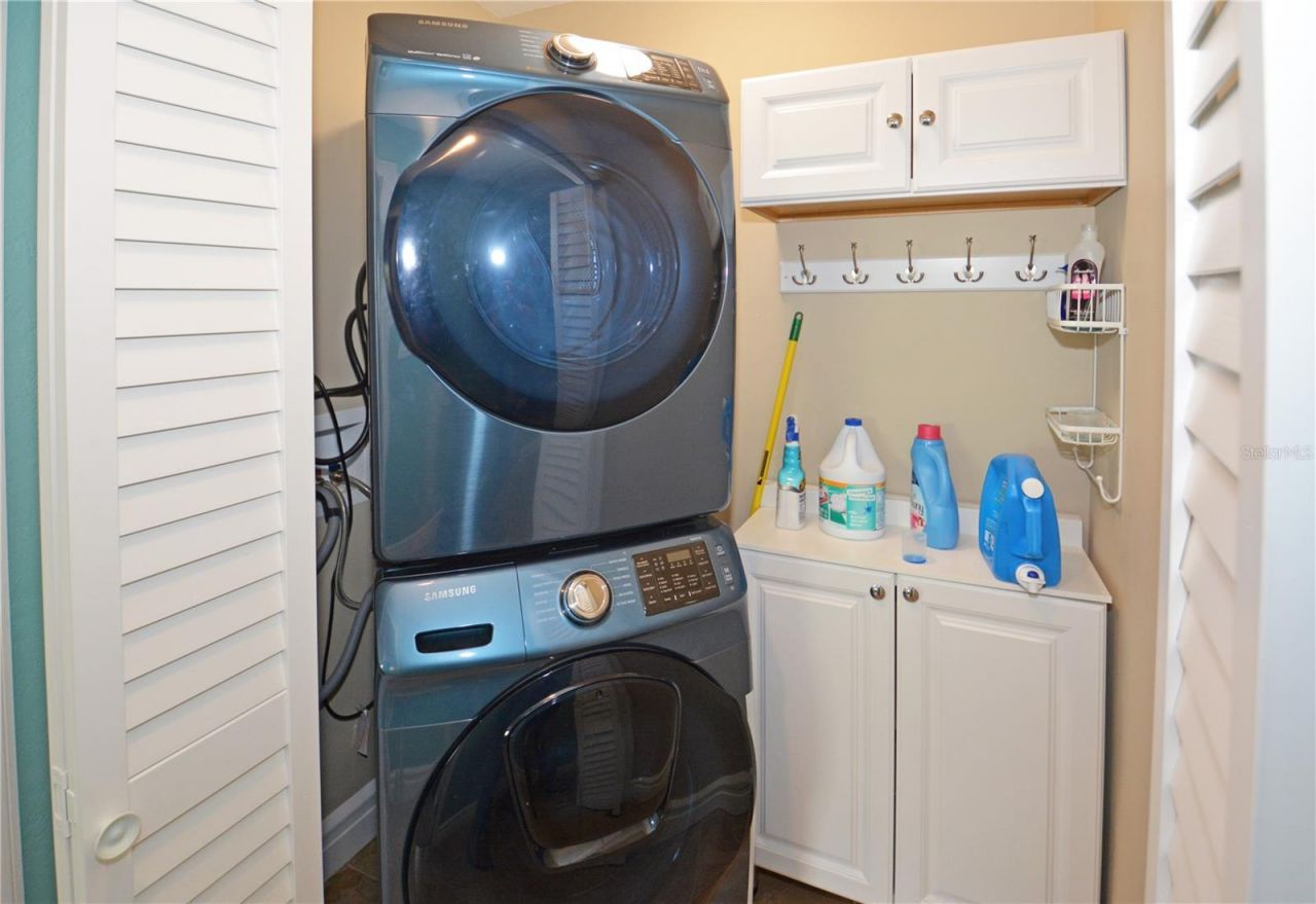 7020 Mango Avenue S, Saint Petersburg, FL 33707 Photo
