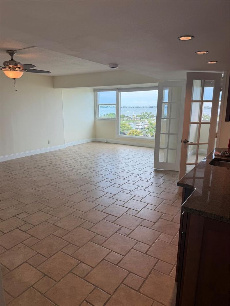 33 S Gulfstream Avenue , Unit 1001, Sarasota, FL 34236 Photo
