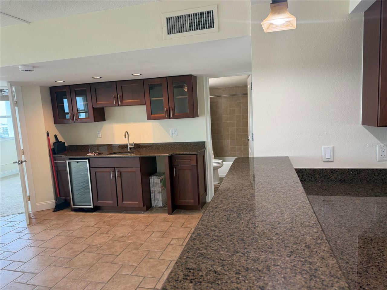 33 S Gulfstream Avenue , Unit 1001, Sarasota, FL 34236 Photo
