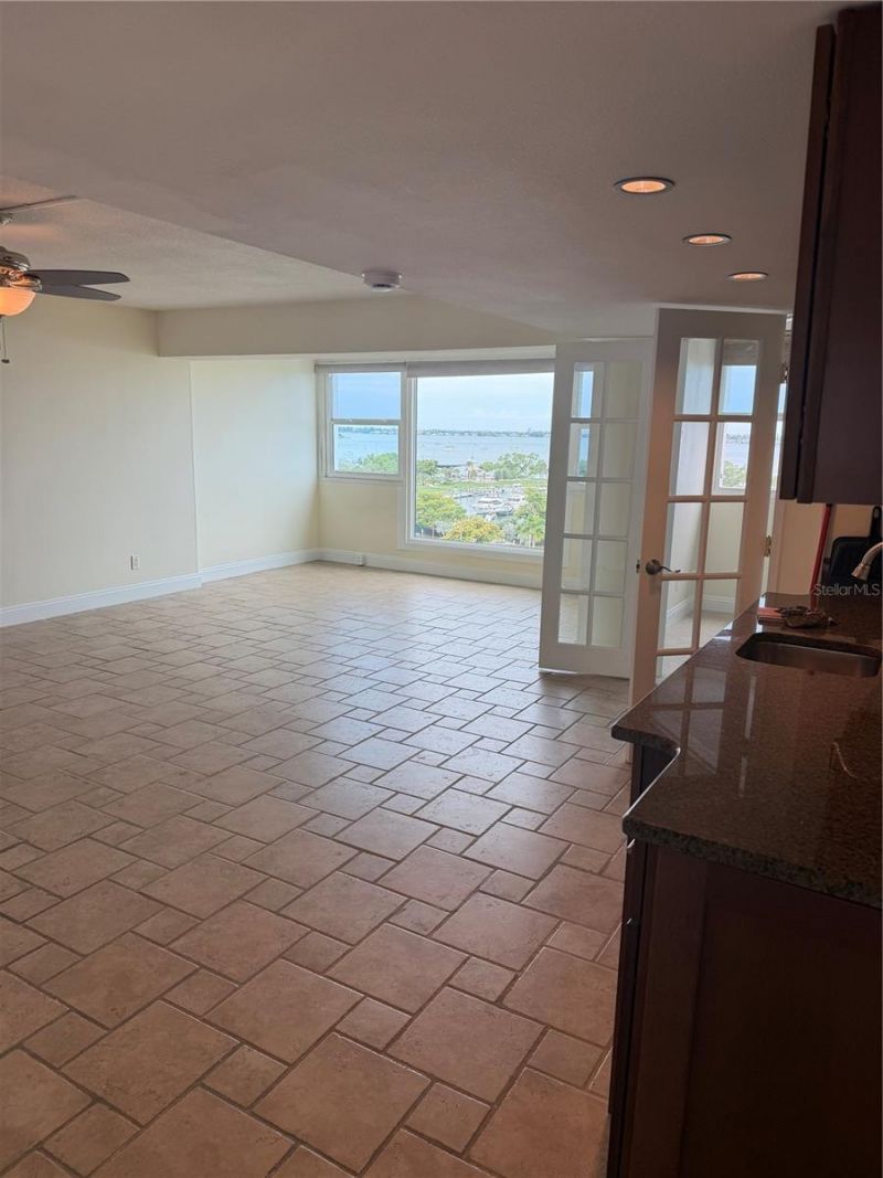 33 S Gulfstream Avenue , Unit 1001, Sarasota, FL 34236 Photo