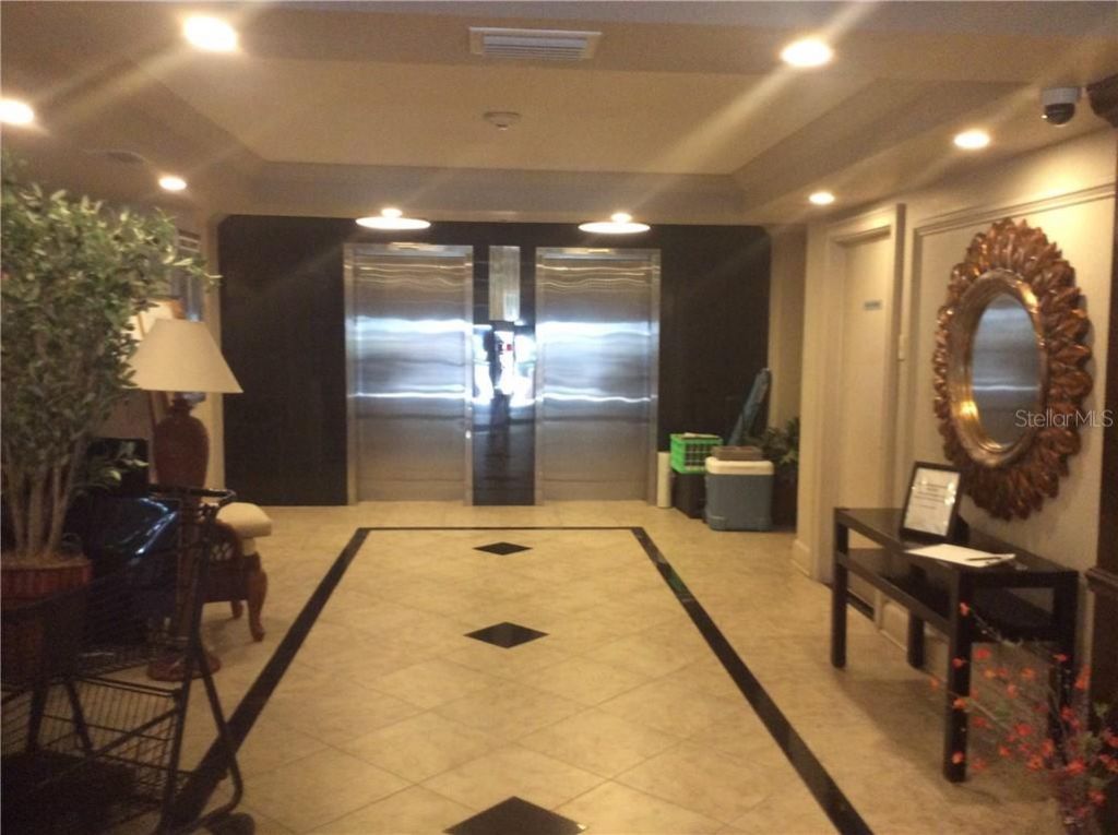 33 S Gulfstream Avenue , Unit 1001, Sarasota, FL 34236 Photo