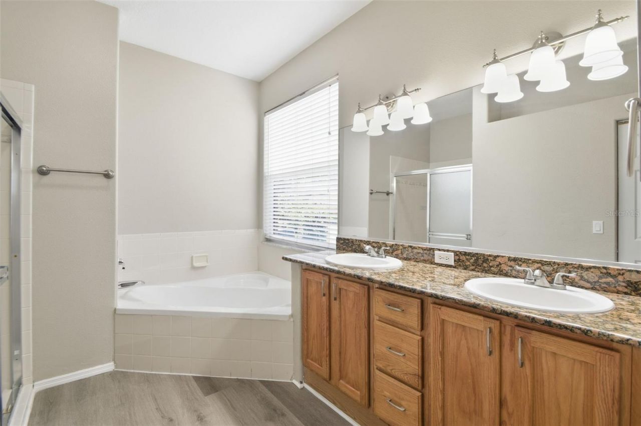 12521 Tall Pines Way, Bradenton, FL 34202 Photo