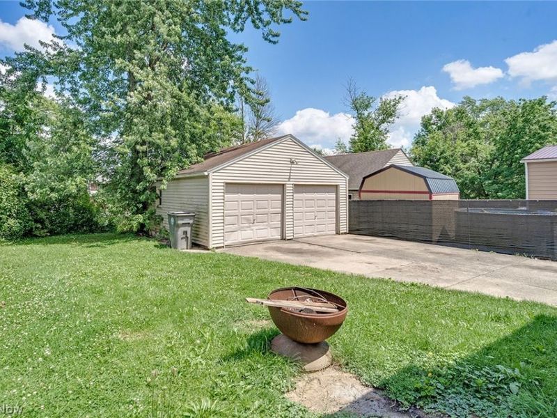 139 N Hazelwood Avenue, Youngstown, OH 44509 Photo 9