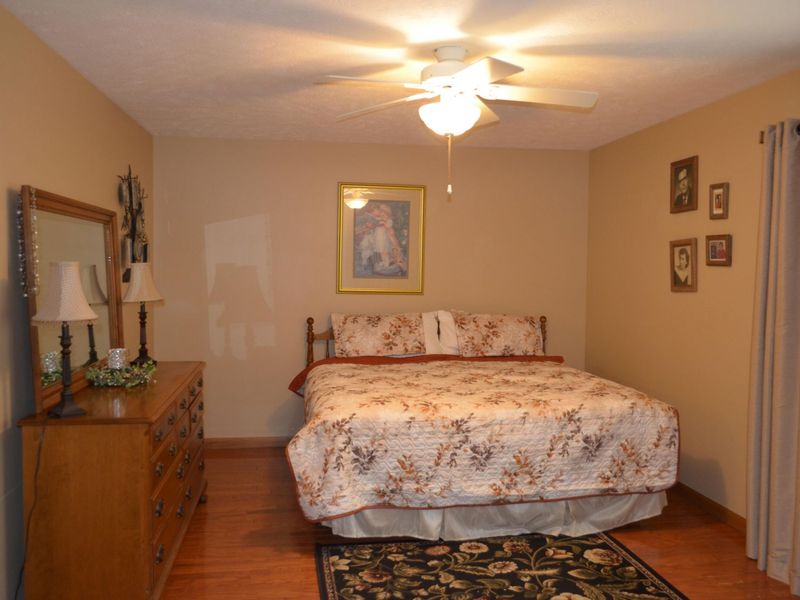 858 Trent Close , Springfield, OH 45503 Photo 10