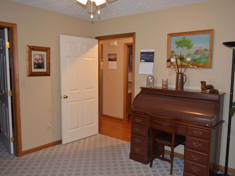 858 Trent Close , Springfield, OH 45503 Photo 14