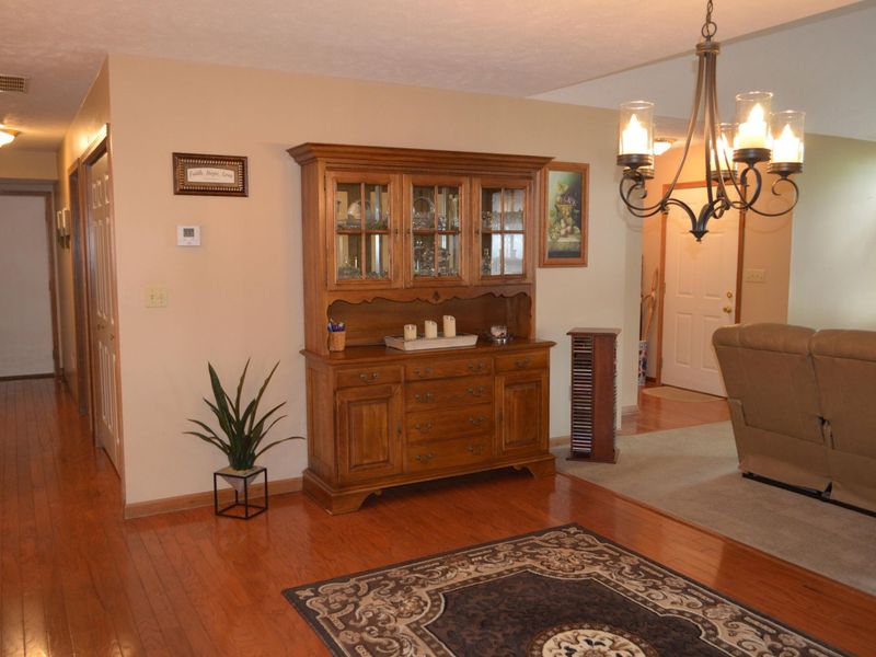 858 Trent Close , Springfield, OH 45503 Photo 8