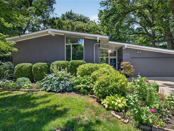7714 Fairway Street, Prairie Village, KS 66208