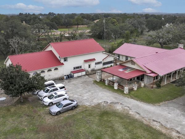 292 W BARTLETT DR, Buda, TX 78610