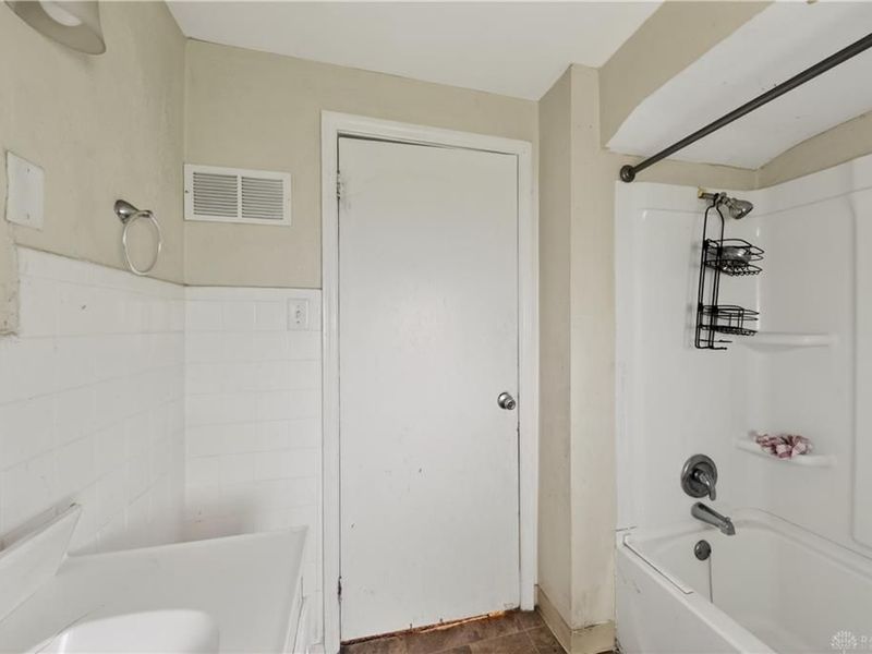 1933 Burroughs Drive, Dayton, OH 45406 Photo 12