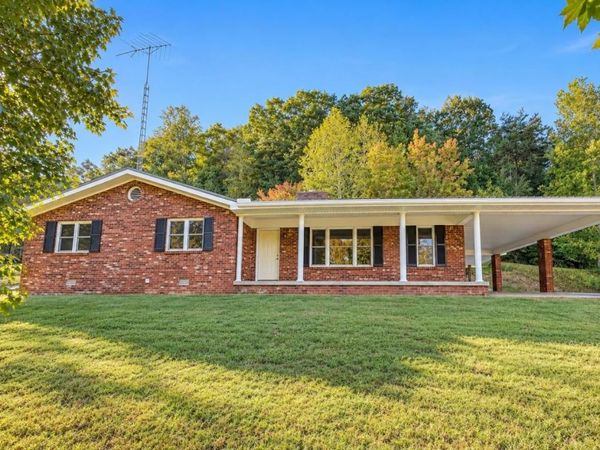 915 Brier Creek Road, Mammoth Cave, KY 42259