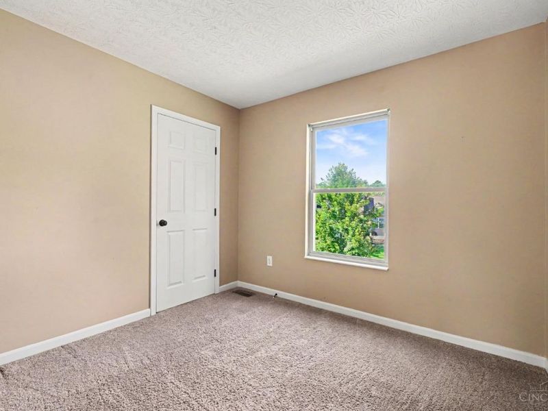 6176 Spires Drive, Miami Twp, OH 45140 Photo 13