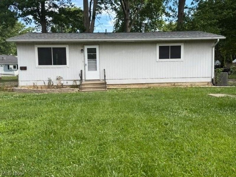 823 Stanford Avenue, Elyria, OH 44035 Photo 3