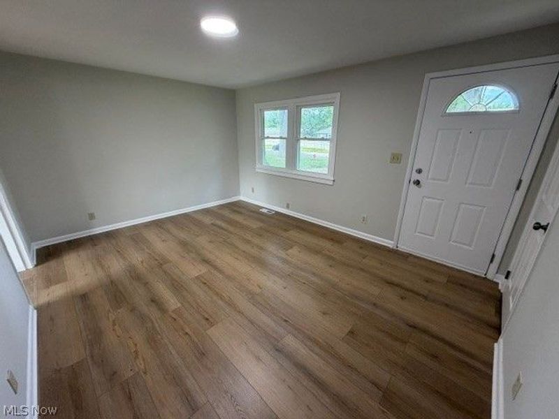 823 Stanford Avenue, Elyria, OH 44035 Photo 4