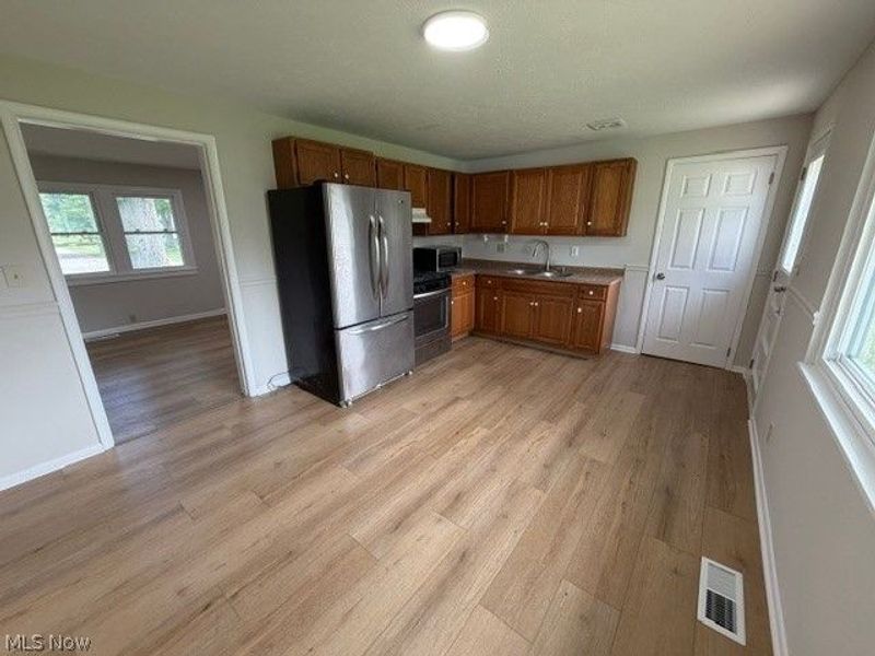 823 Stanford Avenue, Elyria, OH 44035 Photo 6