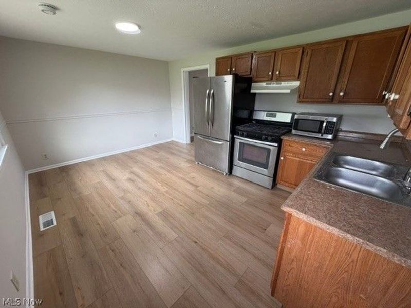 823 Stanford Avenue, Elyria, OH 44035 Photo 7