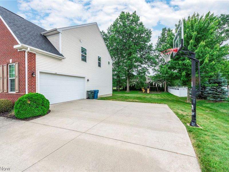 35191 Katlin Court, Avon, OH 44011 Photo 4