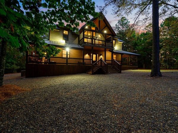 227 Hickory Trail Trail, Broken Bow, OK 74728