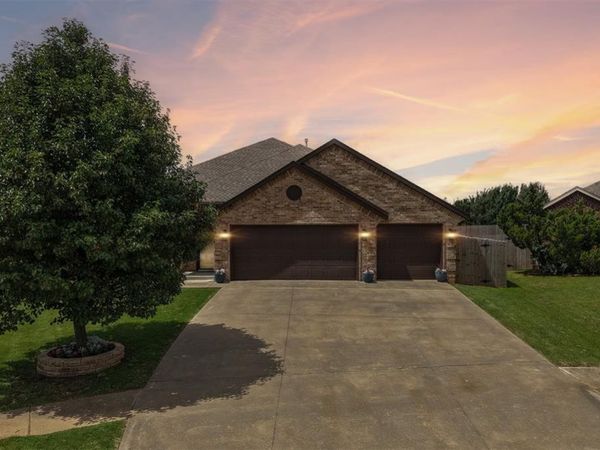 1402 Spoonwood Road, Norman, OK 73071