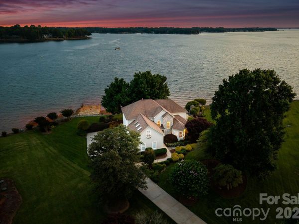 217 Westpaces Road , Mooresville, NC 28117
