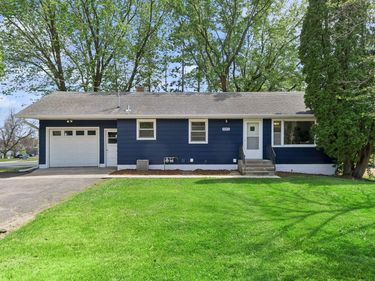 4965 Main Street E, Maple Plain, MN 55359