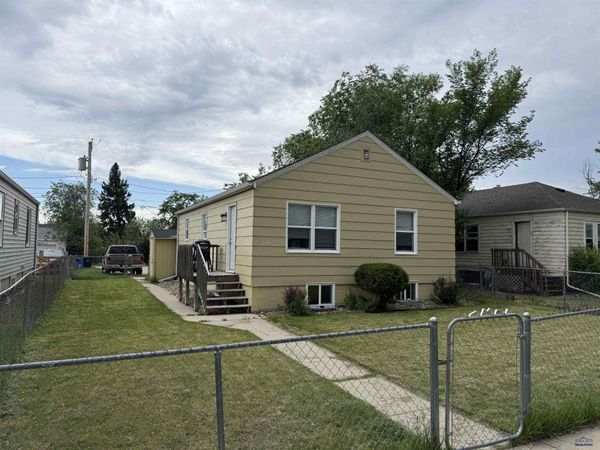 211 E MONROE AVE, Rapid City, SD 57701