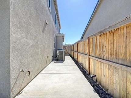 8370 Pinot Grigio St, Roseville, CA 95747 Photo