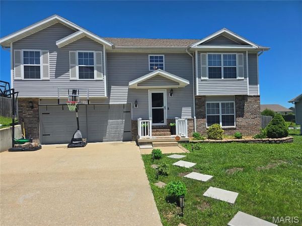 102 Mary Catherine Street , Waynesville, MO 65583