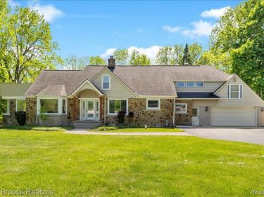 43747 Woodward Avenue, Bloomfield Hills, MI 48302
