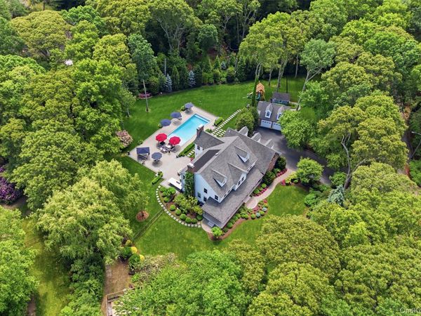 77 Mud Road , Setauket, NY 11733