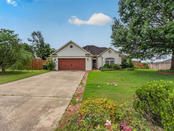 2150 E 140th Place S, Bixby, OK 74008