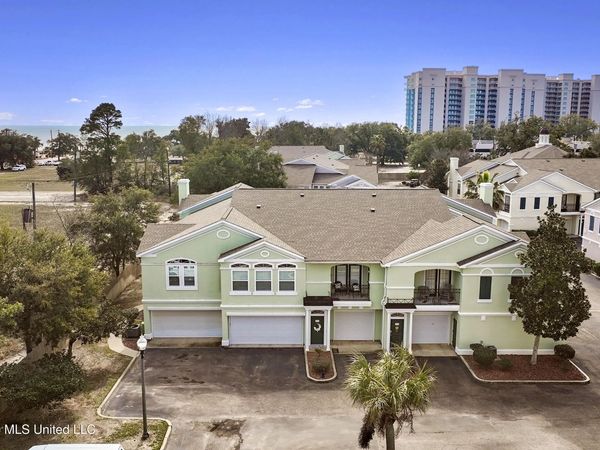 2252 Beach Drive, Gulfport, MS 39507