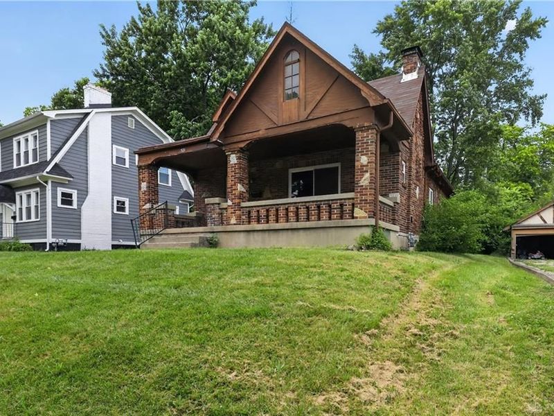521 W Parkwood Drive, Dayton, OH 45405 Photo 2