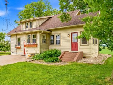 4475 409th Avenue NW, Braham, MN 55006
