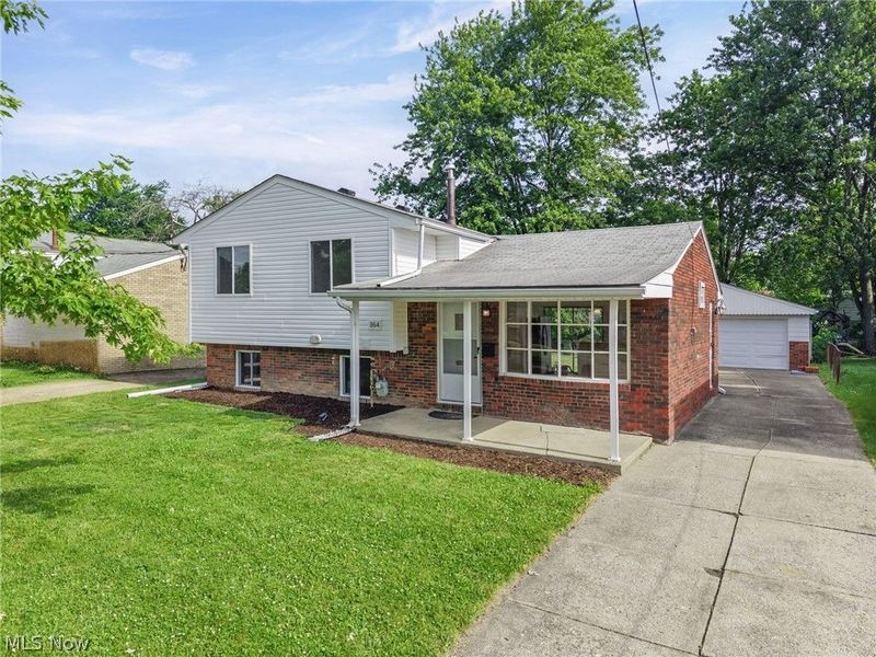 864 Wilder Avenue, Elyria, OH 44035 Photo 2