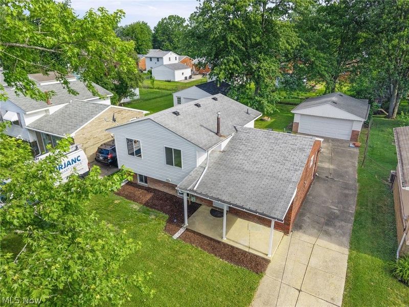 864 Wilder Avenue, Elyria, OH 44035 Photo 3