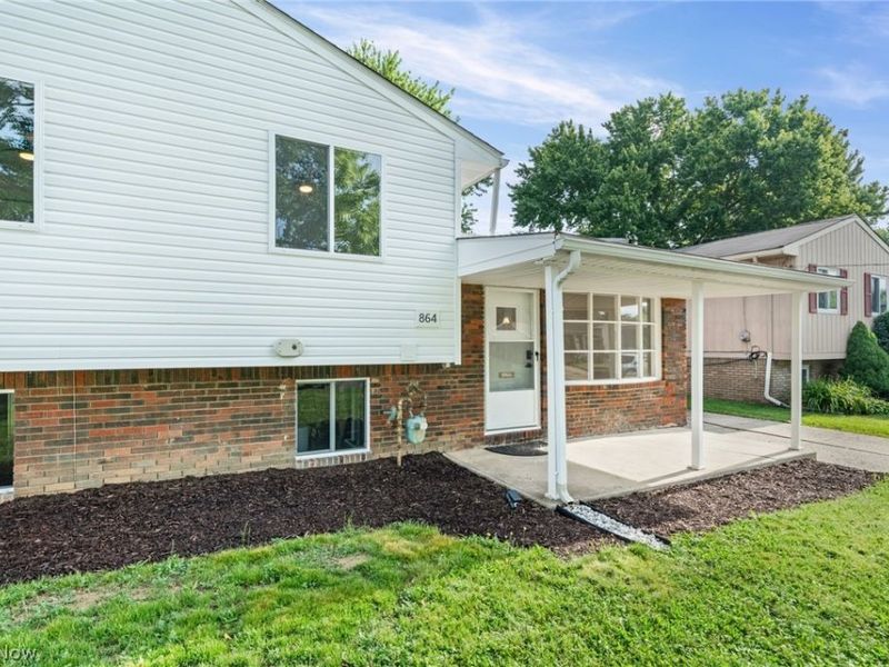 864 Wilder Avenue, Elyria, OH 44035 Photo 6