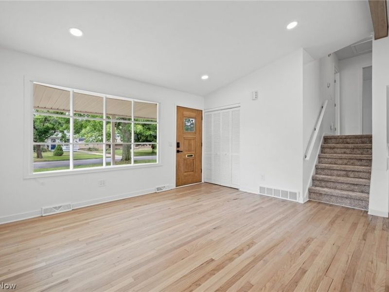 864 Wilder Avenue, Elyria, OH 44035 Photo 9