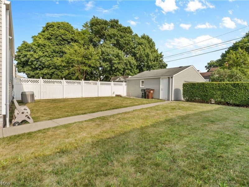 5915 Forest Avenue, Parma, OH 44129 Photo 17