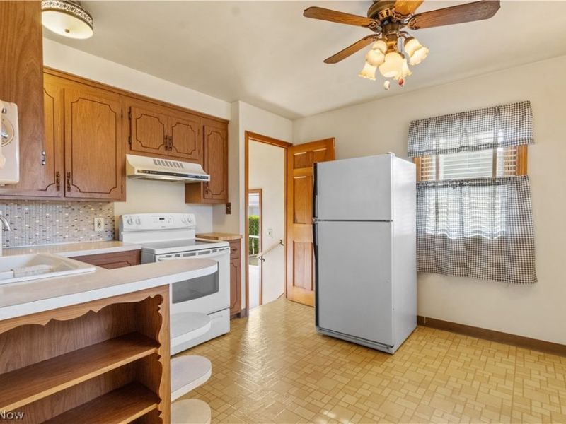 5915 Forest Avenue, Parma, OH 44129 Photo 4