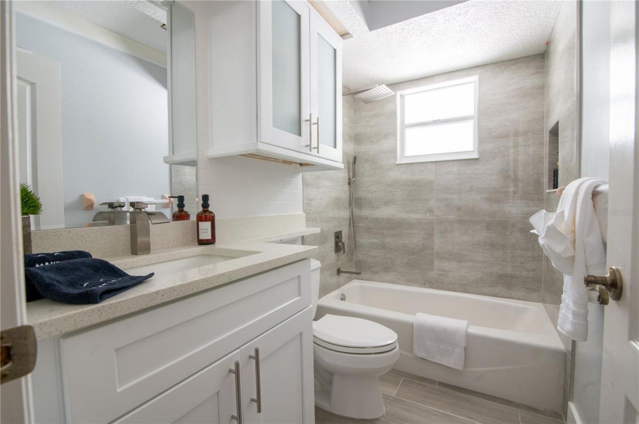 6908 Arbor Oaks Circle , Bradenton, FL 34209 Photo