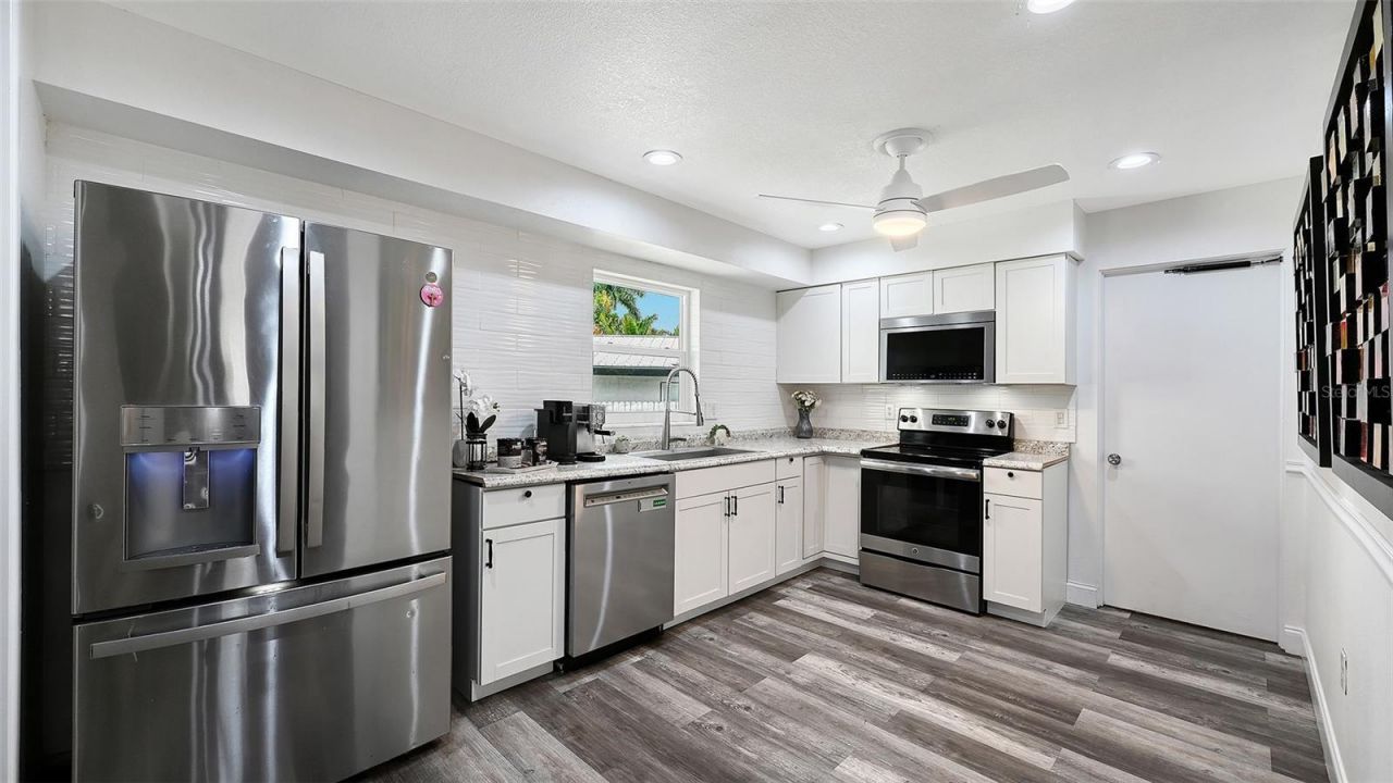 2103 Lusitania Drive, Sarasota, FL 34231 Photo
