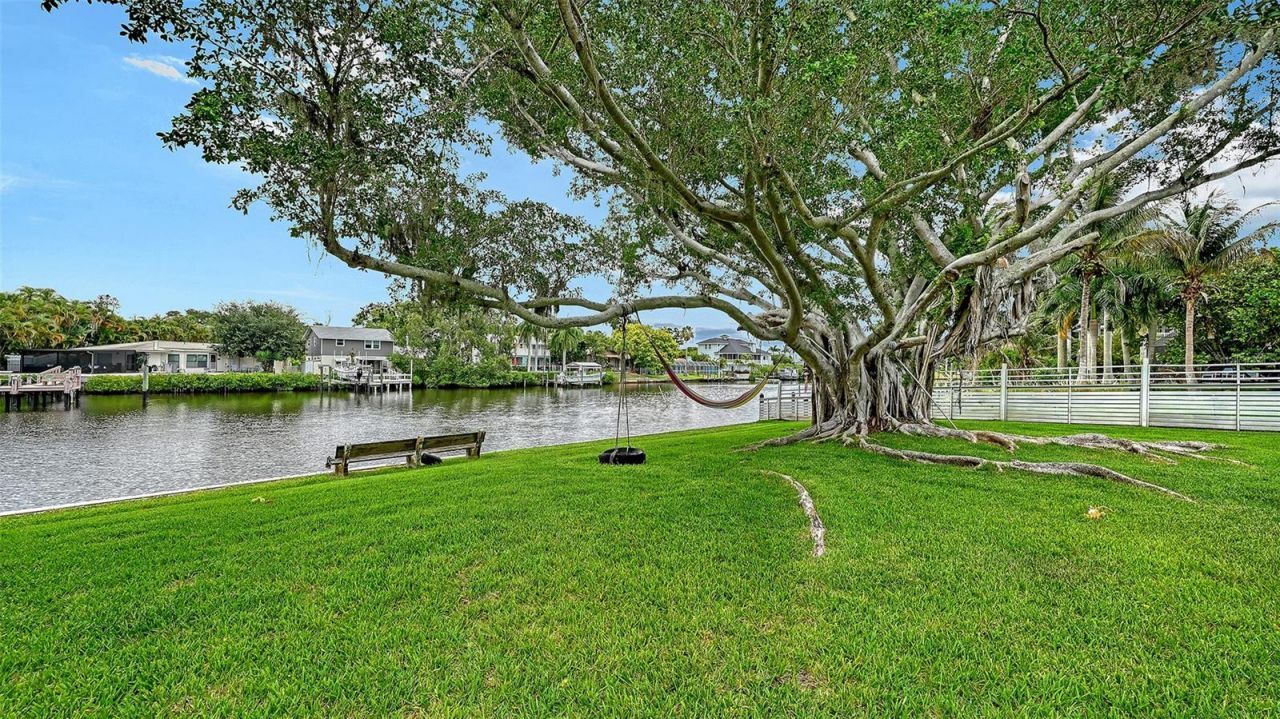 2103 Lusitania Drive, Sarasota, FL 34231 Photo