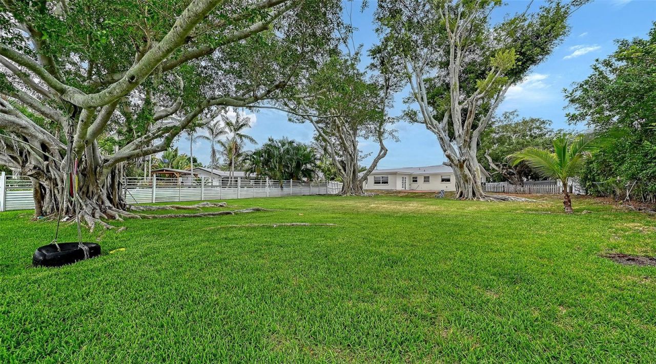 2103 Lusitania Drive, Sarasota, FL 34231 Photo