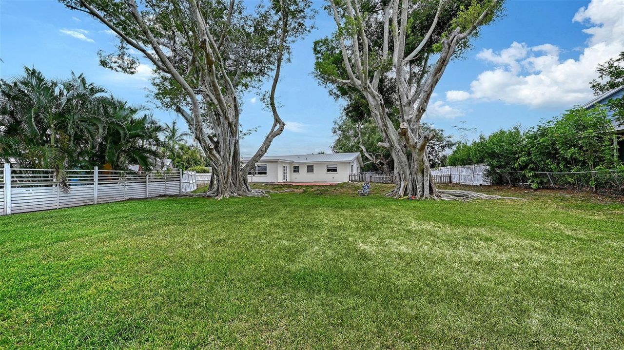 2103 Lusitania Drive, Sarasota, FL 34231 Photo