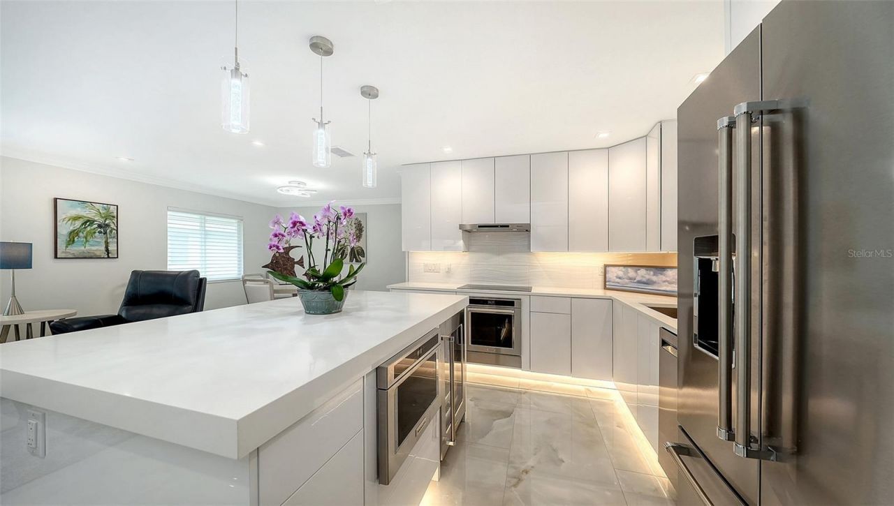 1900 Benjamin Franklin Drive , Unit V11, Sarasota, FL 34236 Photo